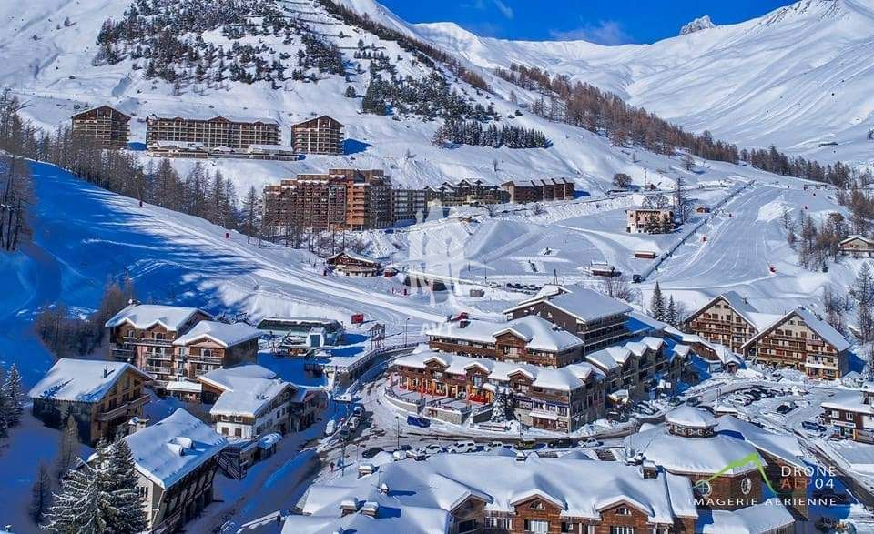 Maison à vendre  - 7 pièce(s) - Allos (04260)