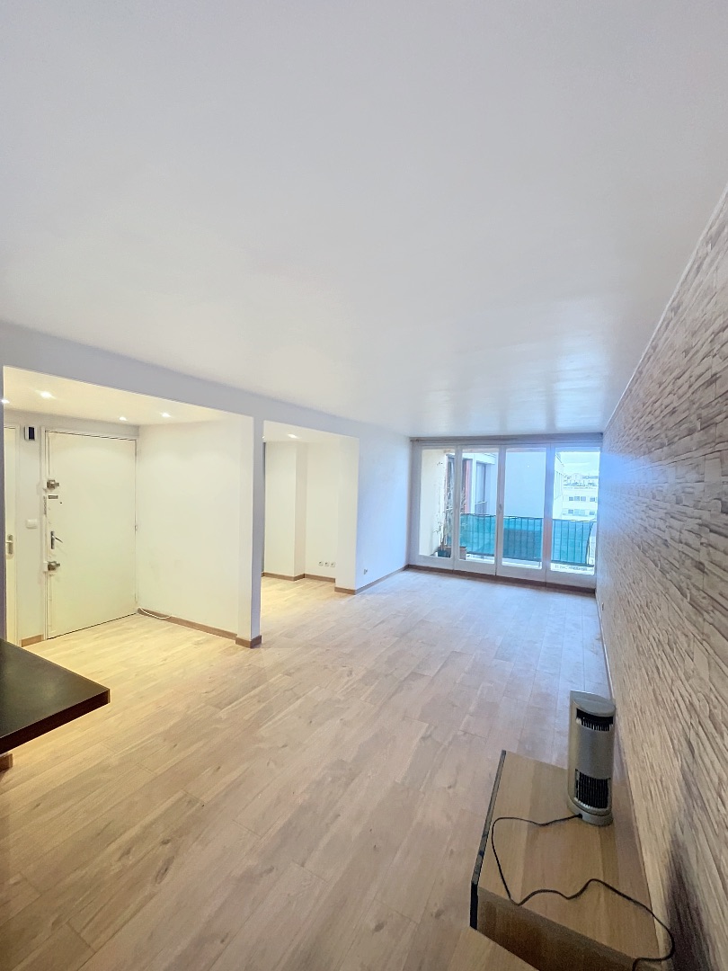 Bel Appartement 2 Pièces avec Balcon près de la Gare LAPLACE