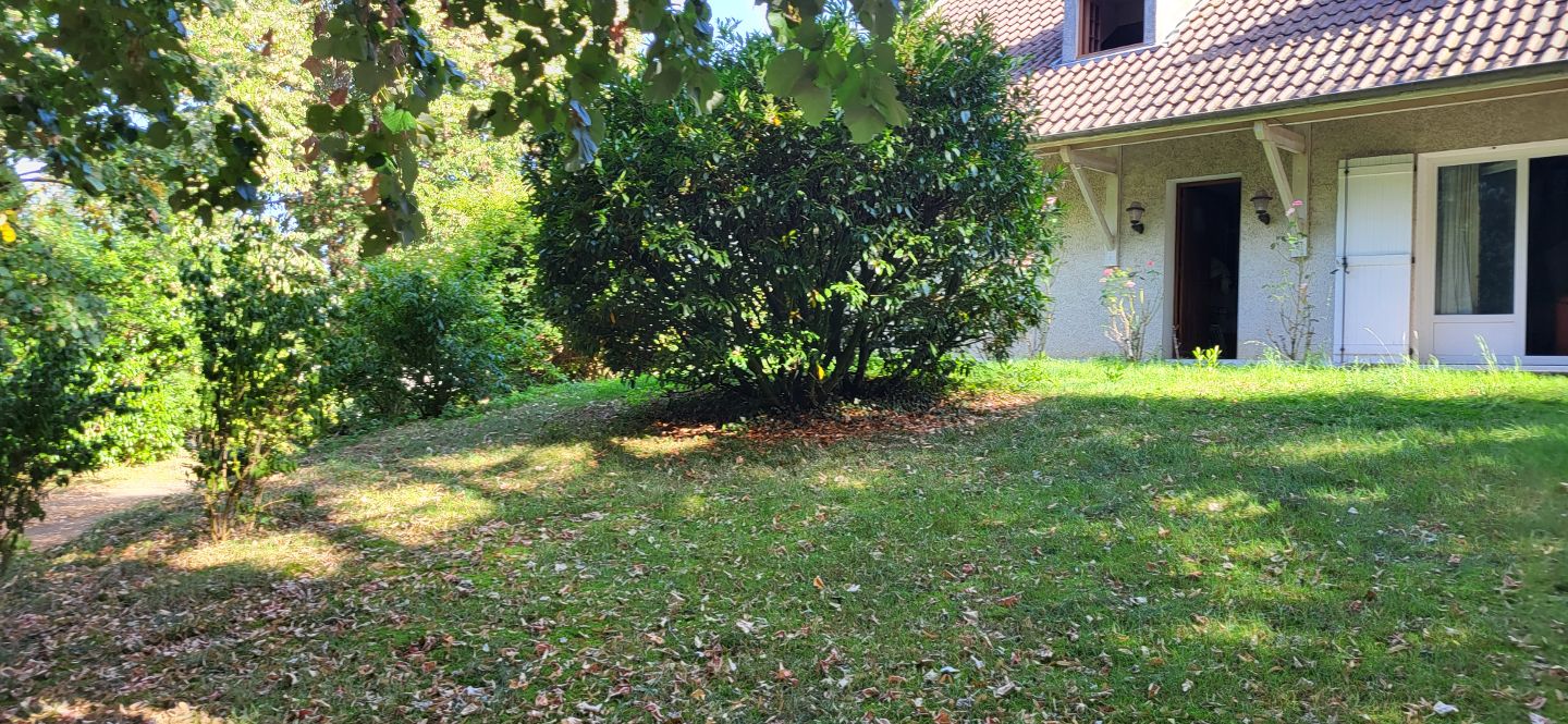 Maison à vendre  - 6 pièce(s) - 166m2 - Crottet (01290)