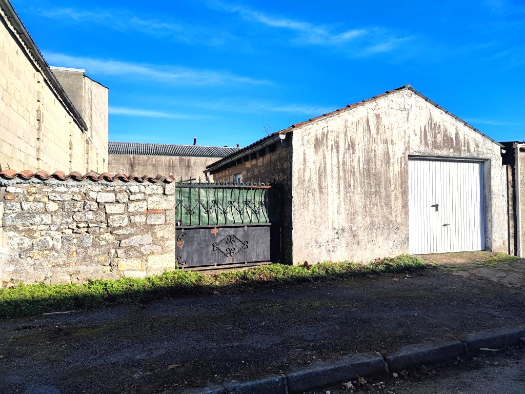 Maison à vendre  - 4 pièce(s) - 116m2 - Pons (17800)