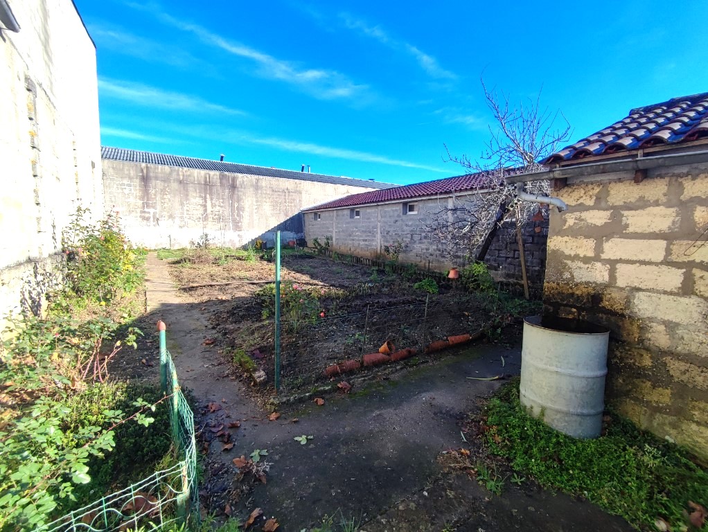 Maison à vendre  - 4 pièce(s) - 116m2 - Pons (17800)