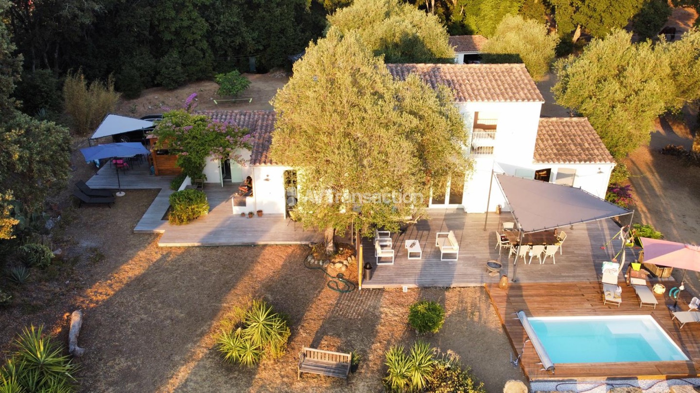 Propriété vue mer à vendre