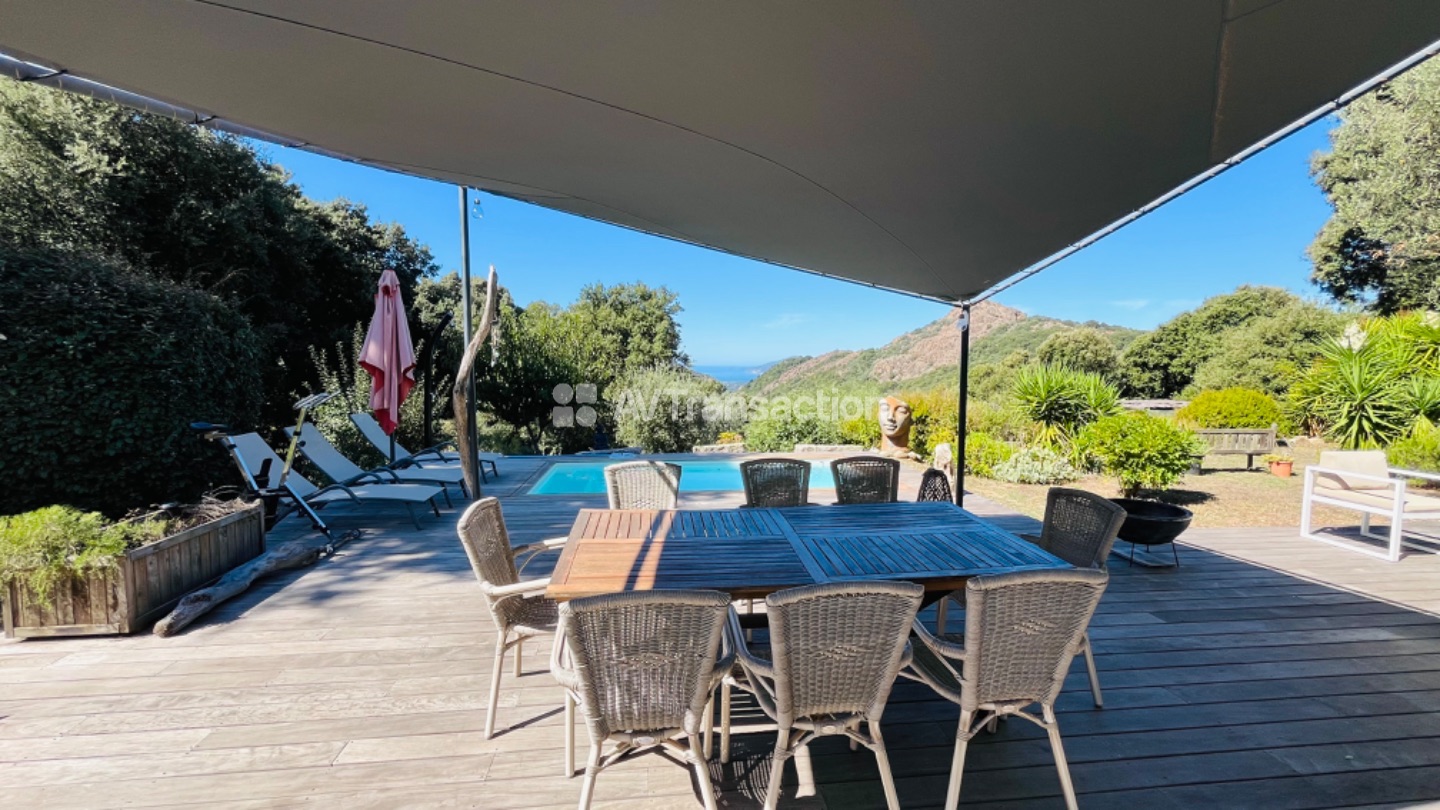 Propriété à vendre  - 6 pièce(s) - 270m2 - Cauro (20117)