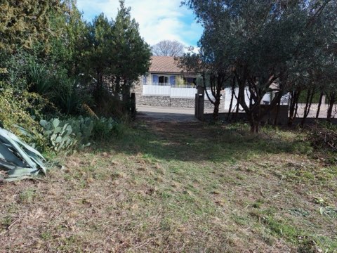Terrain constructible à vendre  - 345m2 - Nîmes (30900)