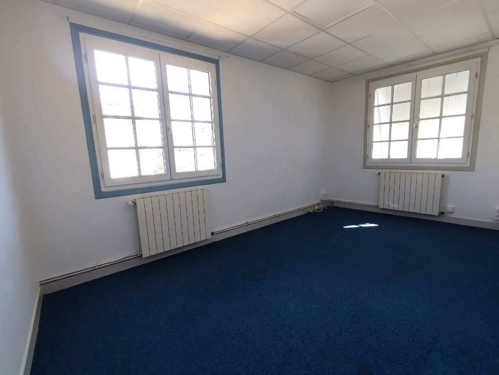 Immeuble de rapport à vendre  - 12 pièce(s) - 255m2 - Pons (17800)