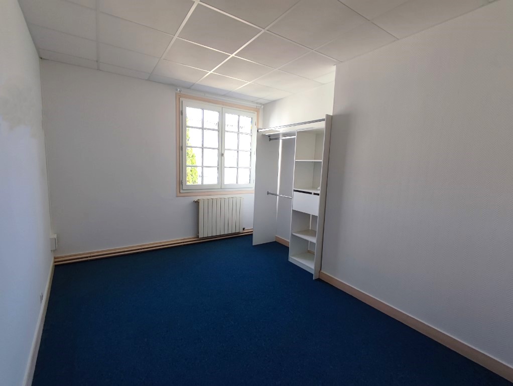 Immeuble de rapport à vendre  - 12 pièce(s) - 255m2 - Pons (17800)