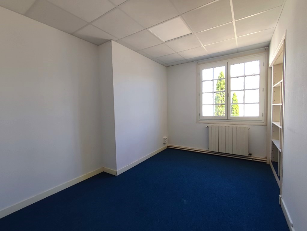 Immeuble de rapport à vendre  - 12 pièce(s) - 255m2 - Pons (17800)