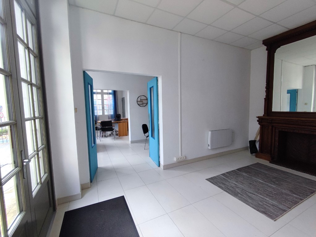 Immeuble de rapport à vendre  - 12 pièce(s) - 255m2 - Pons (17800)