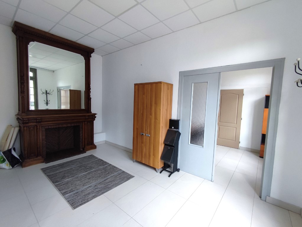 Immeuble de rapport à vendre  - 12 pièce(s) - 255m2 - Pons (17800)