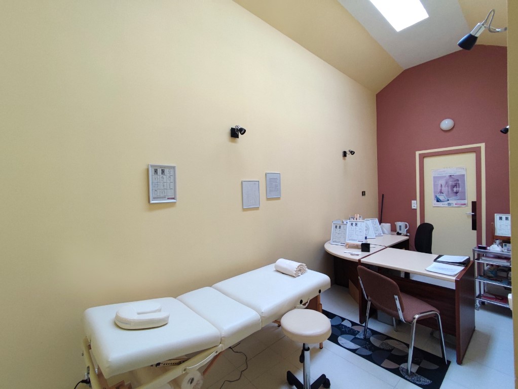 Immeuble de rapport à vendre  - 12 pièce(s) - 255m2 - Pons (17800)