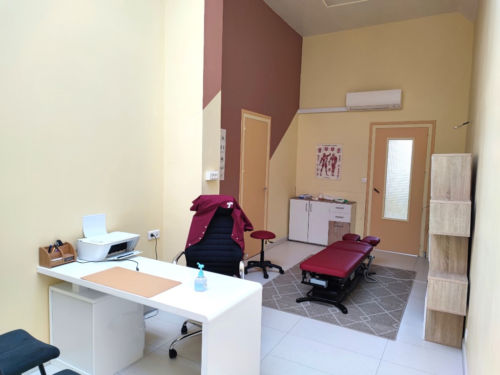 Immeuble de rapport à vendre  - 12 pièce(s) - 255m2 - Pons (17800)