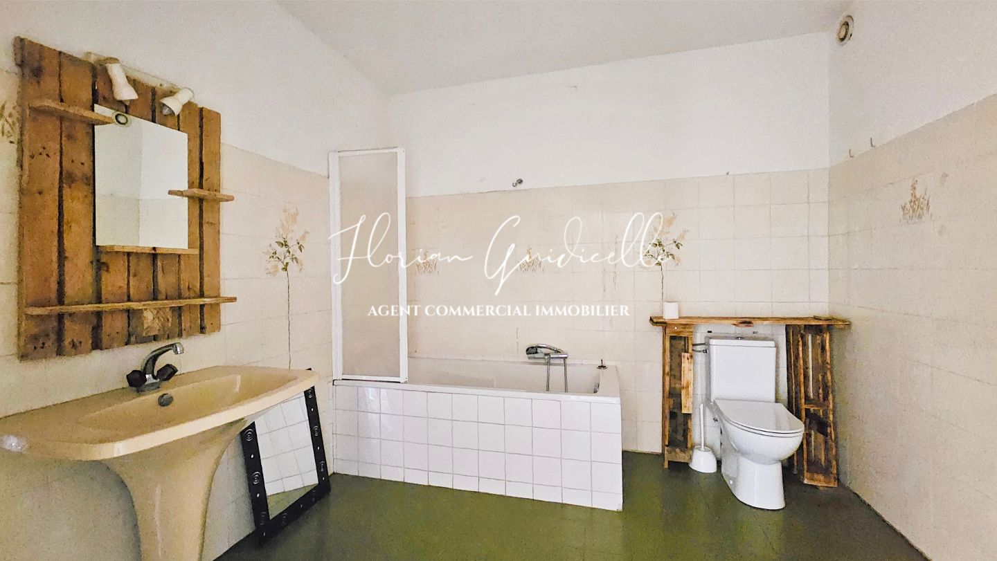 Appartement ancien à vendre  - 4 pièce(s) - 141m2 - Biguglia (20620)