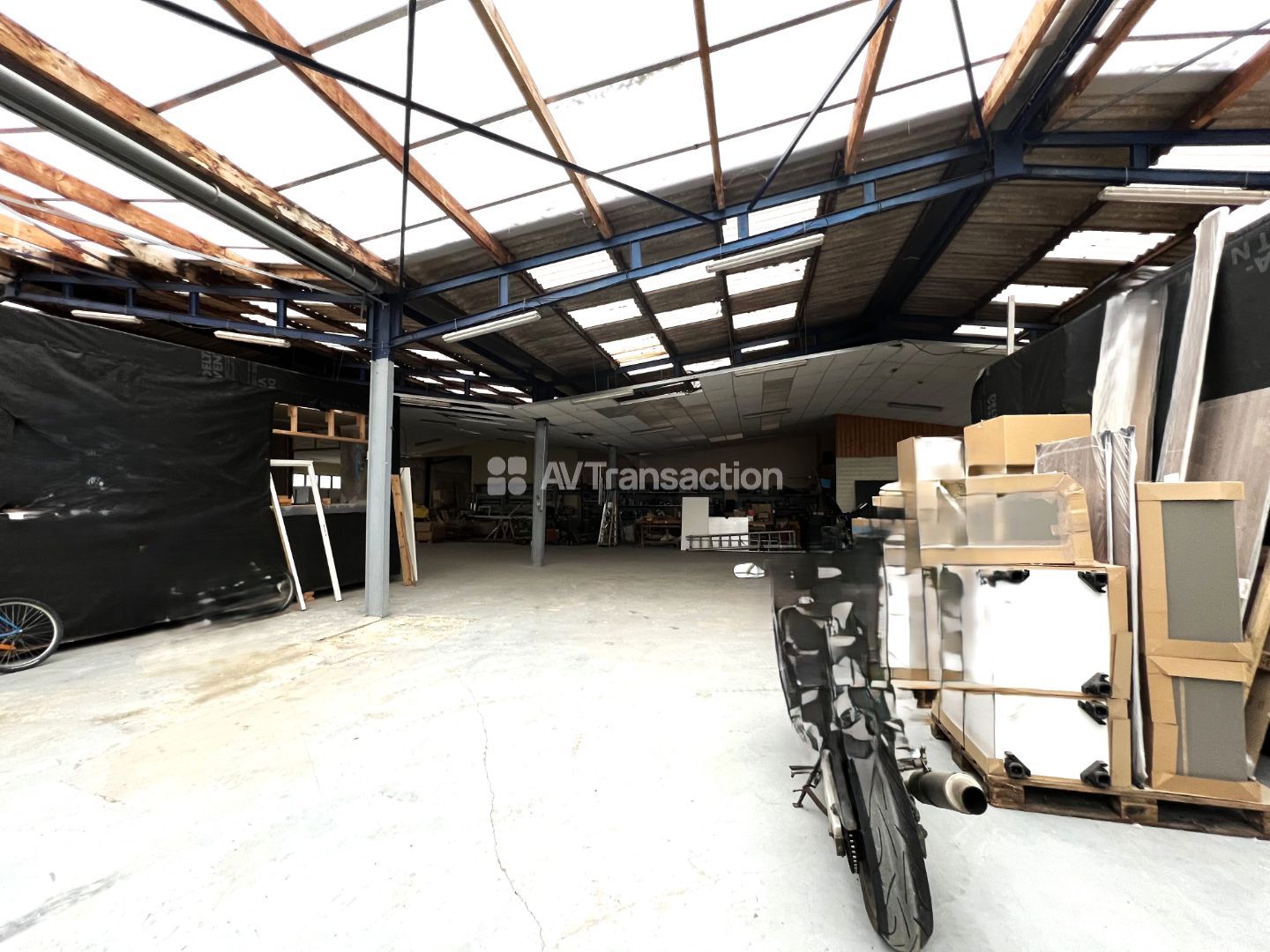 Entrepot à vendre  - 3 pièce(s) - 1070m2 - Caen (14000)