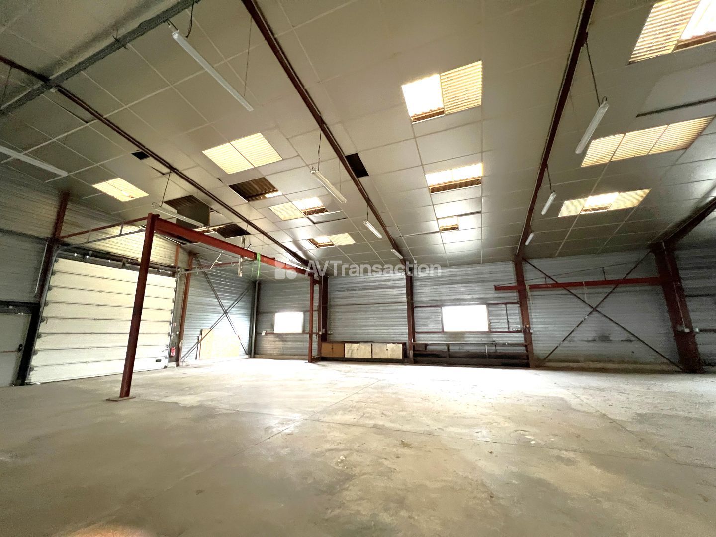 Entrepots et Bureaux à vendre  - 855m2 - Caen (14000)