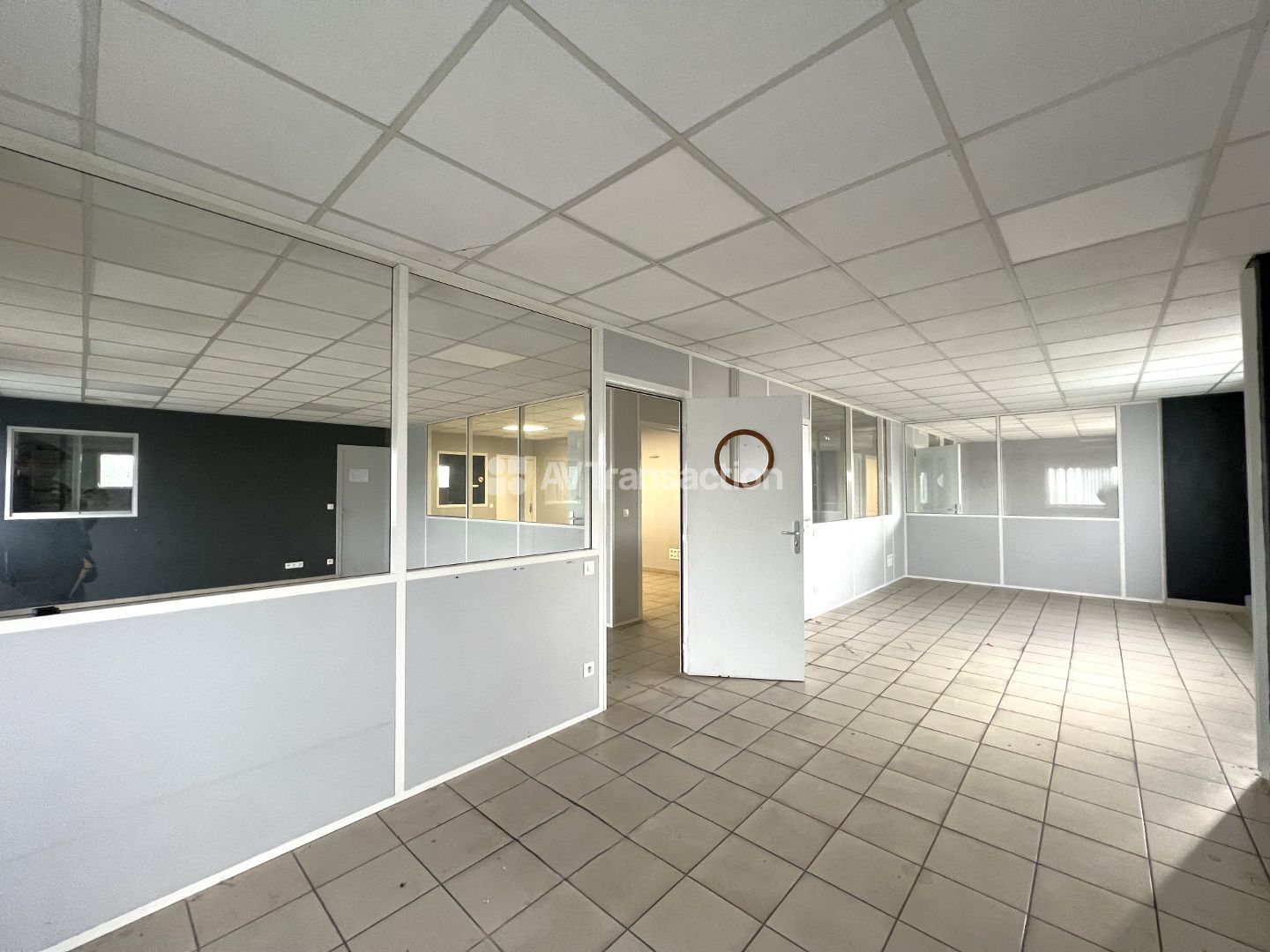 A vendre ,CAEN ( 14000 ) local-entrepot 840 m2 , terrain 2150 m2