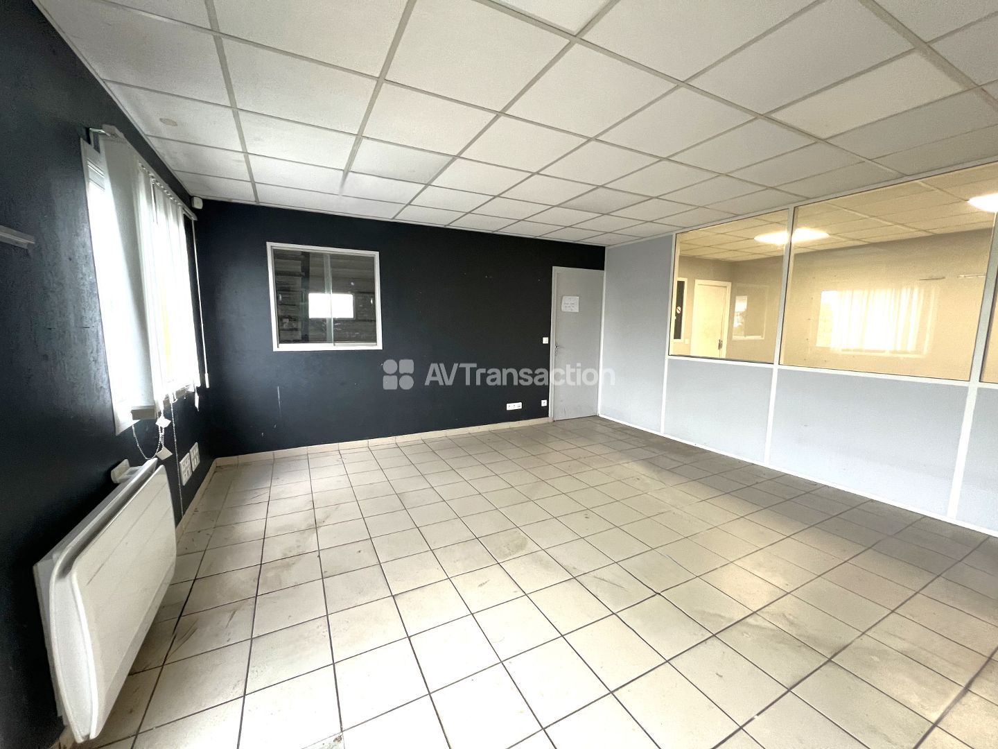 A vendre ,CAEN ( 14000 ) local-entrepot 840 m2 , terrain 2150 m2