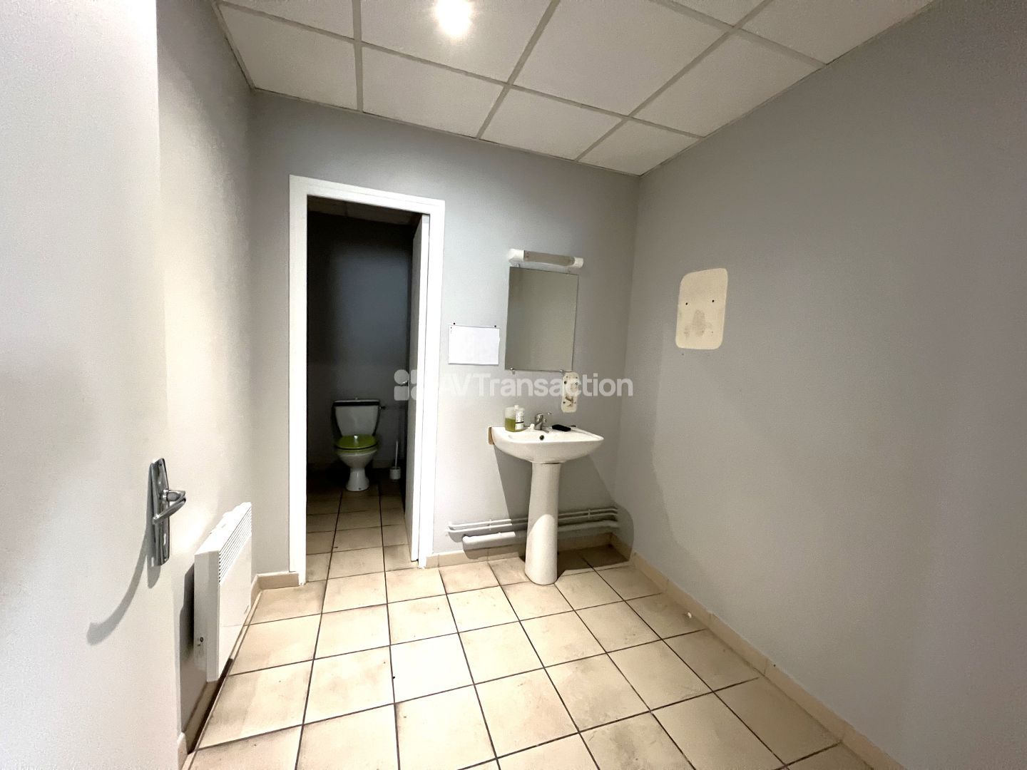 A vendre ,CAEN ( 14000 ) local-entrepot 840 m2 , terrain 2150 m2