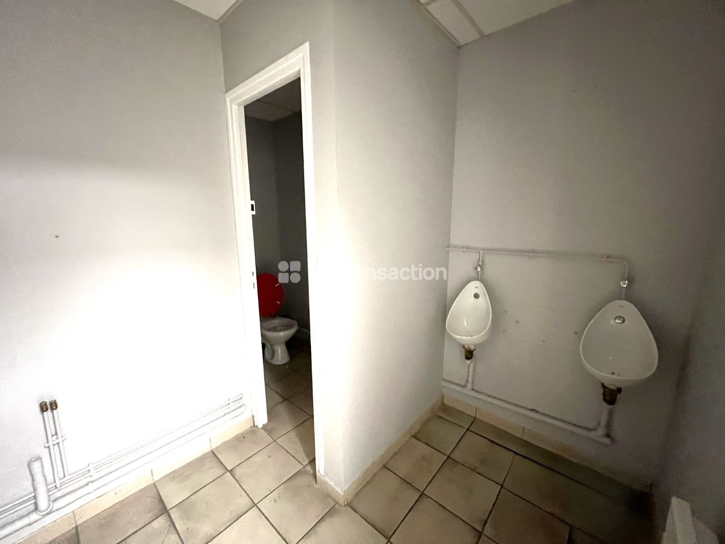 Entrepots et Bureaux à vendre  - 855m2 - Caen (14000)