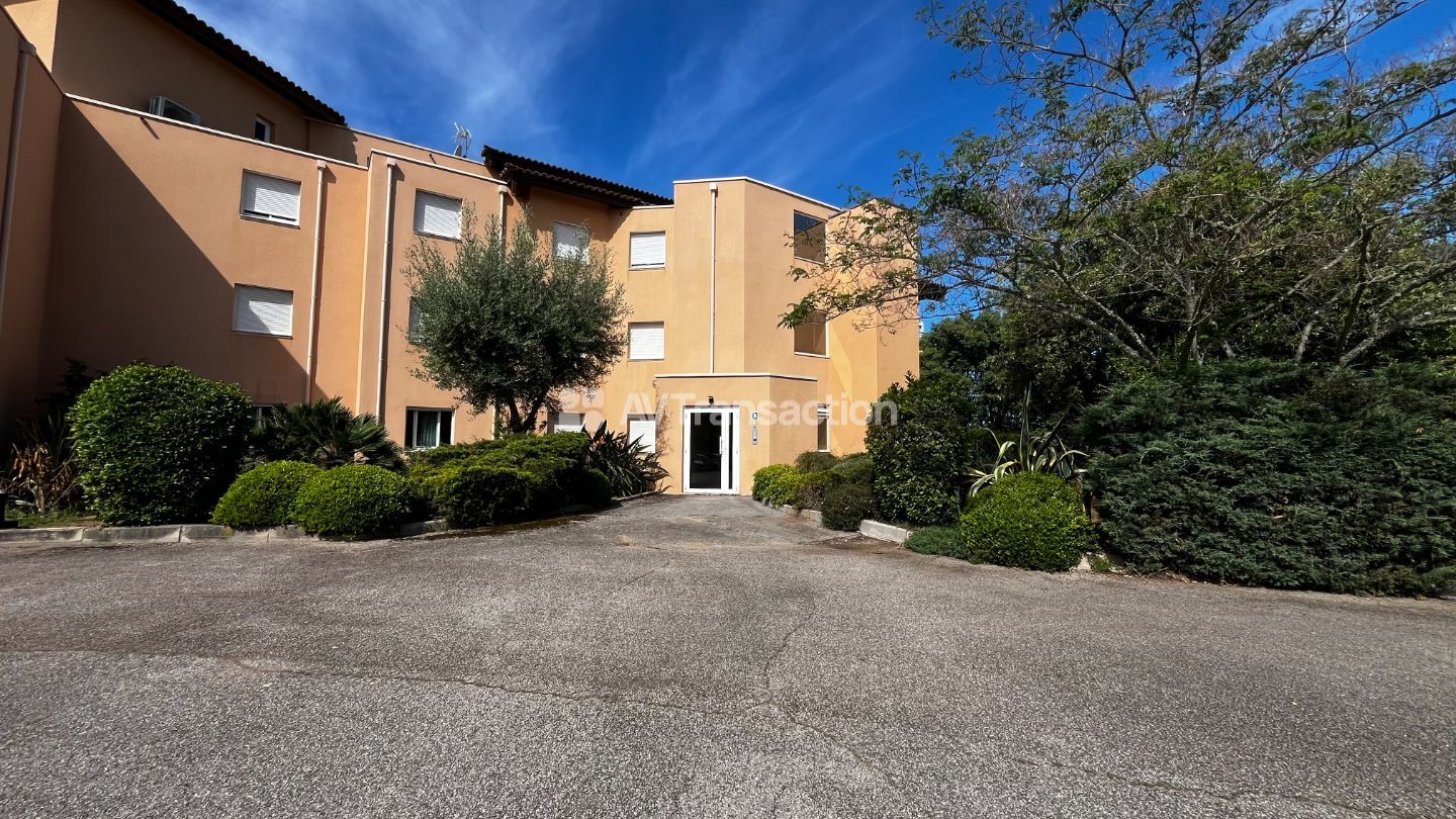 À vendre sur Agosta plage Appartement T3 vue mer