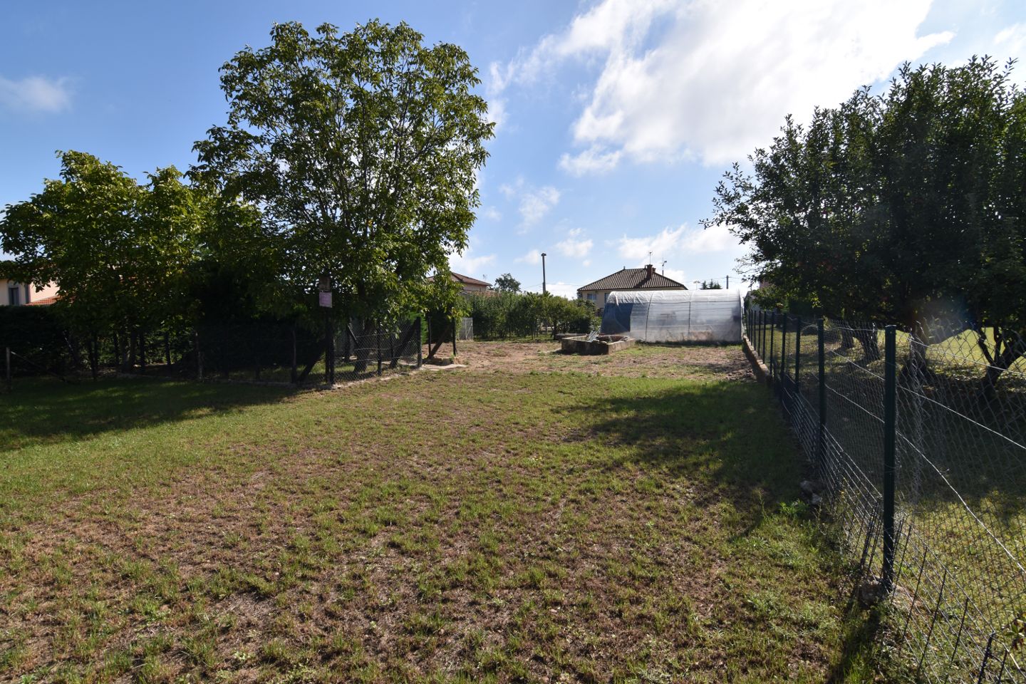  Terrain à Bâtir hors lotissement libre constructeur 833 m2