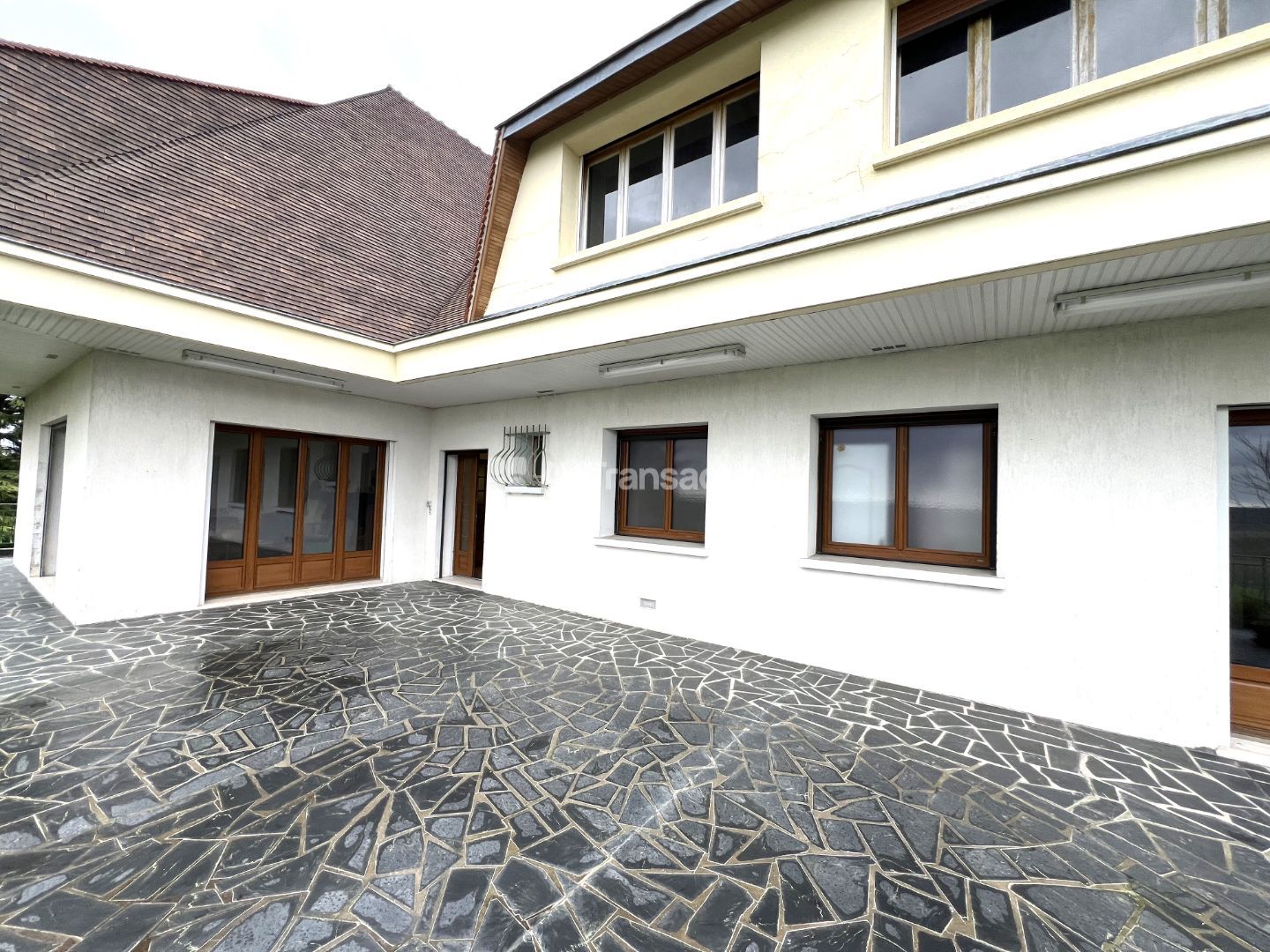 Maison contemporaine à vendre  - 8 pièce(s) - 218m2 - Gaillon (27600)