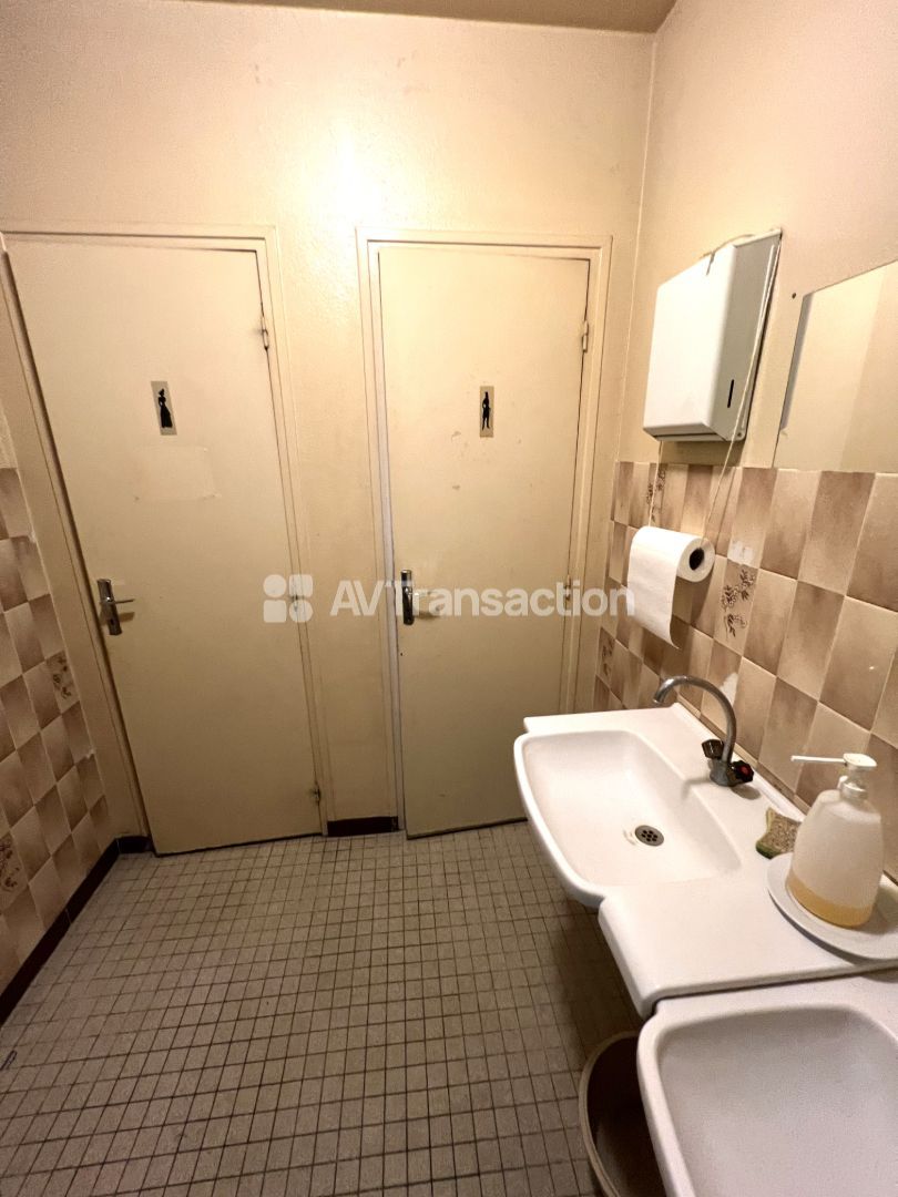 Entrepots et Bureaux à vendre  - 10 pièce(s) - 2815m2 - Orgeval (78630)