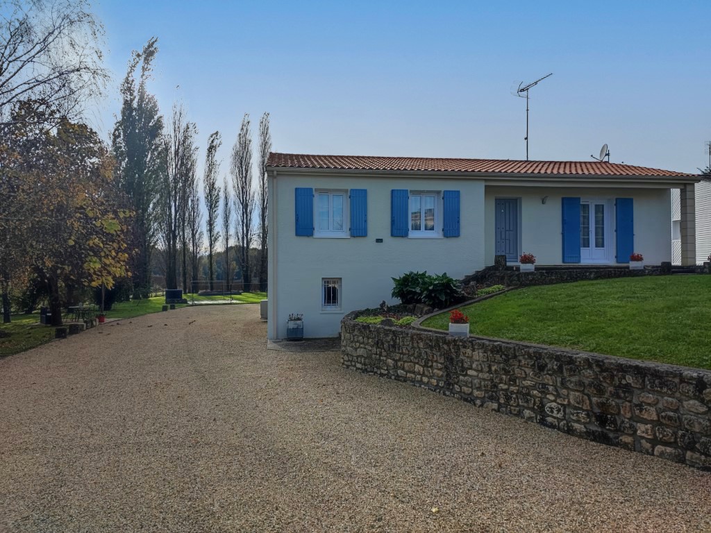 Maison à vendre  - 5 pièce(s) - 140m2 - Saint Leger (17800)