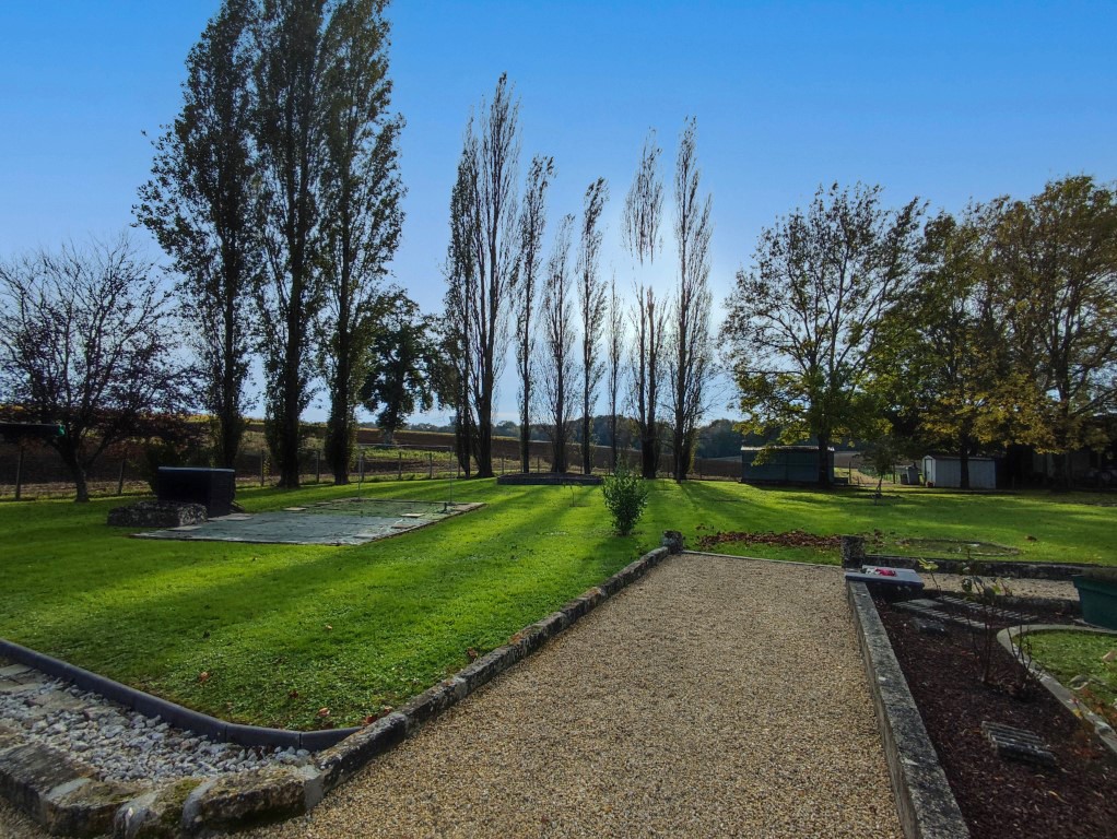 Maison à vendre  - 5 pièce(s) - 140m2 - Saint Leger (17800)