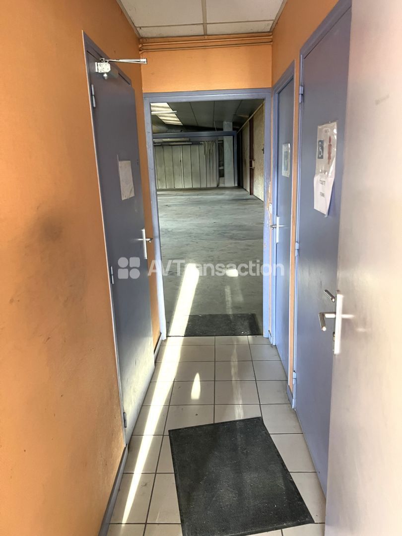 Entrepots et Bureaux à vendre  - 2 pièce(s) - 698m2 - Evreux (27000)