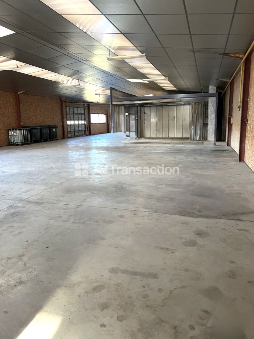 Entrepots et Bureaux à vendre  - 2 pièce(s) - 698m2 - Evreux (27000)