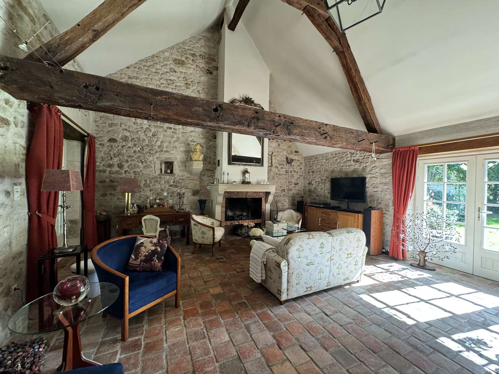 Maison à vendre  - 7 pièce(s) - 225m2 - Le Châtelet (18170)