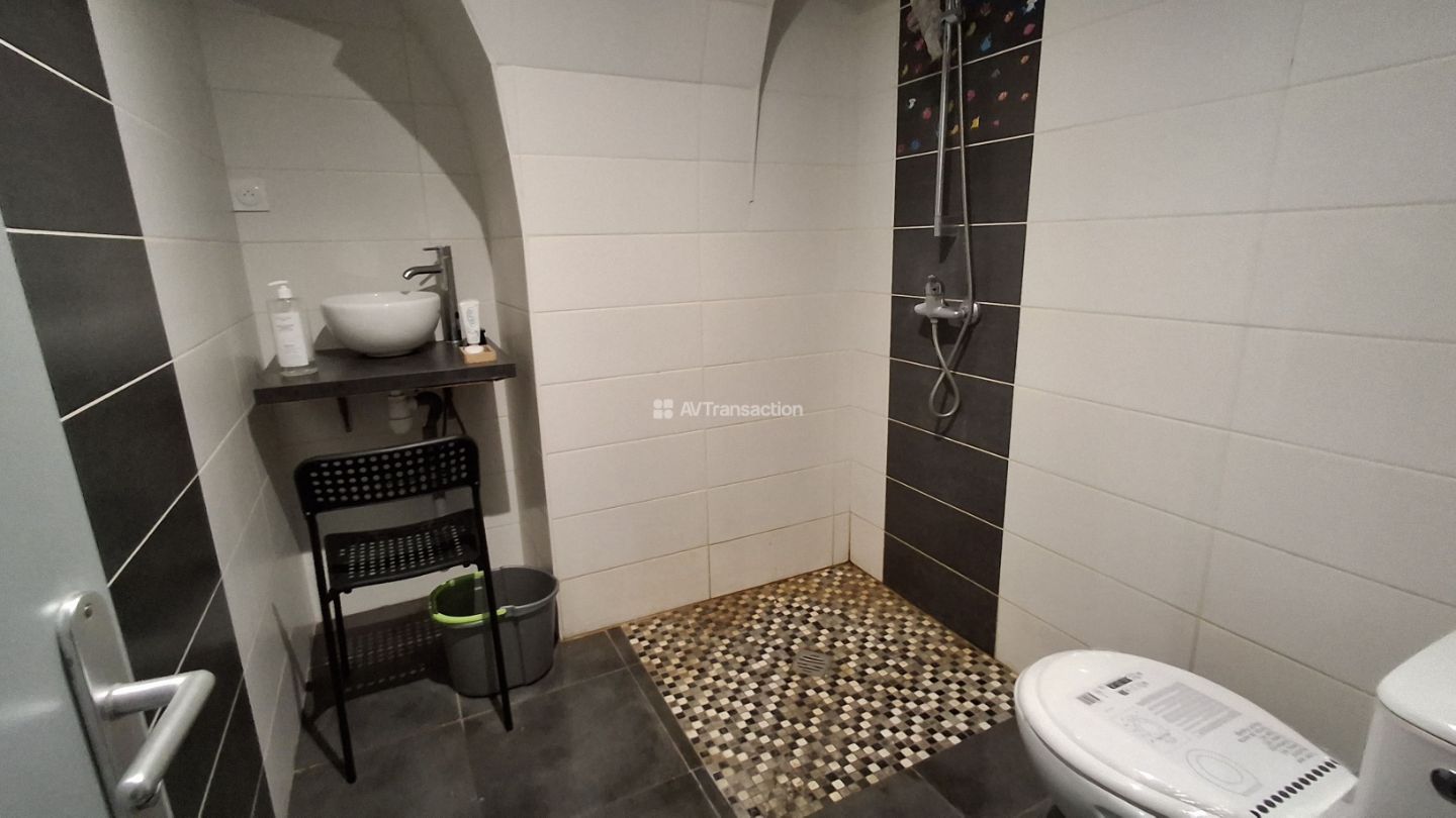 Appartement rénové à vendre  - 1 pièce(s) - 28m2 - Nîmes (30000)