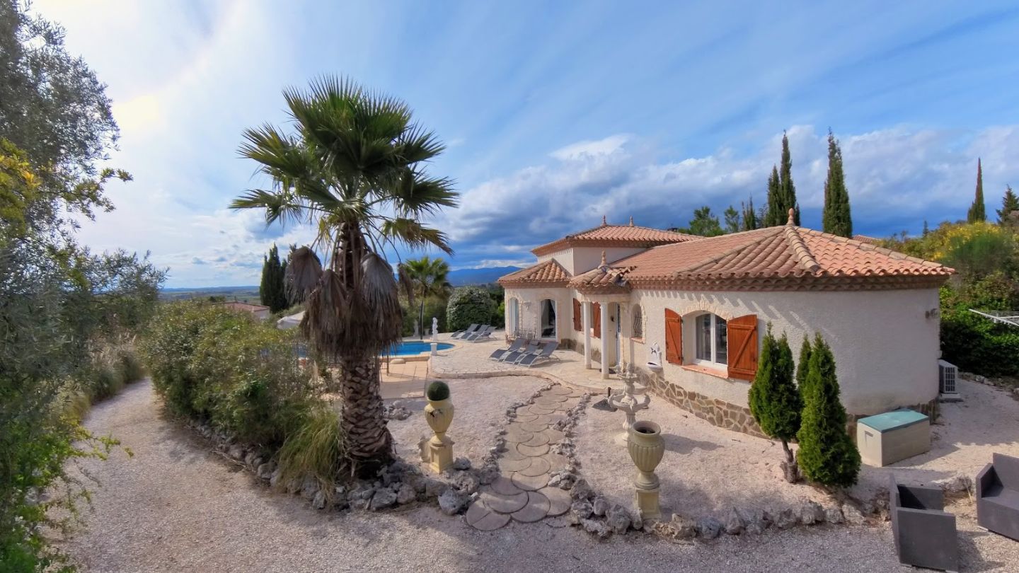 Villa Méditerranéenne Exclusive (100 m²) avec vue panoramique.