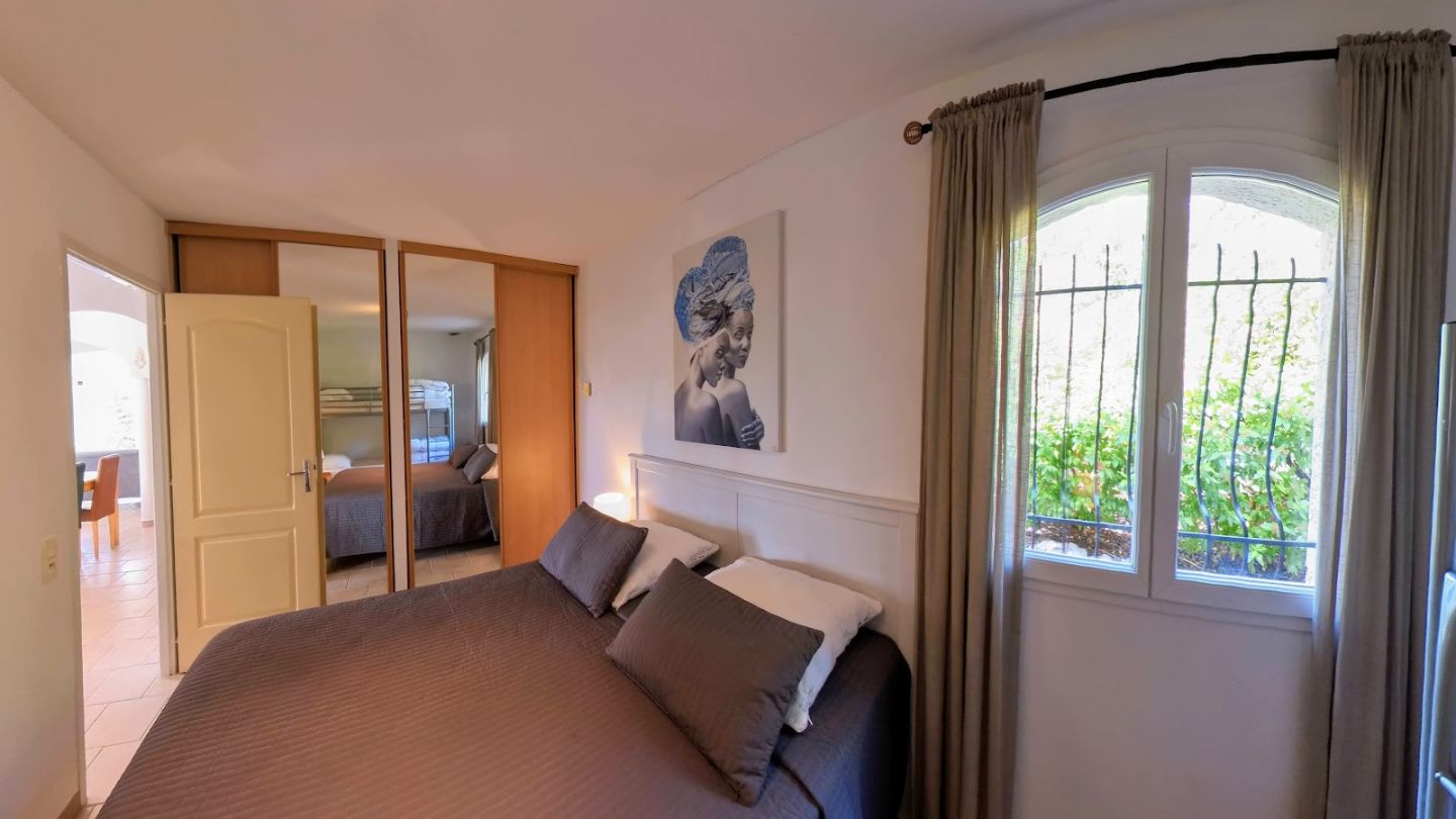 Villa à vendre  - 5 pièce(s) - 100m2 - Oupia (34210)