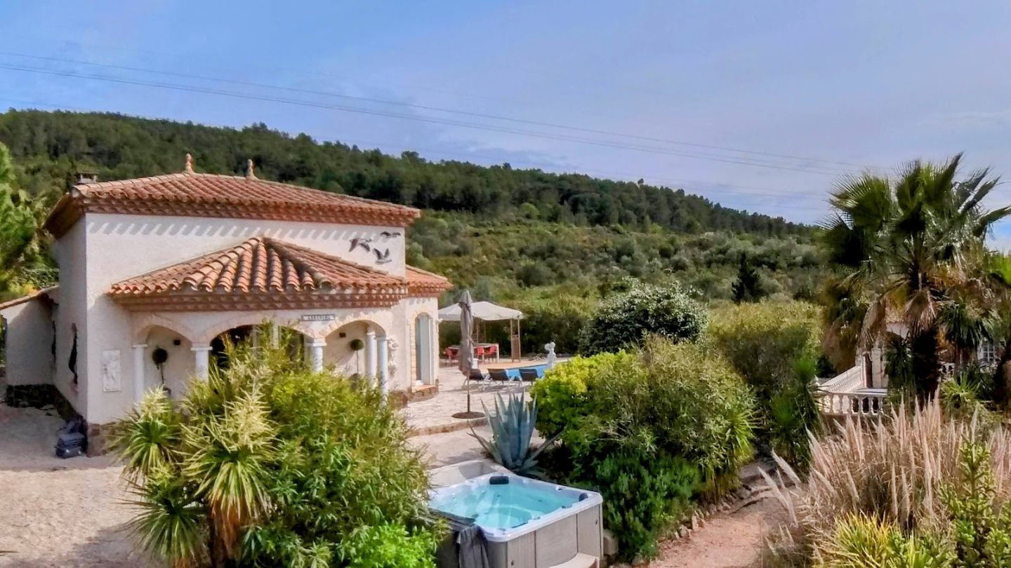 Villa à vendre  - 5 pièce(s) - 100m2 - Oupia (34210)