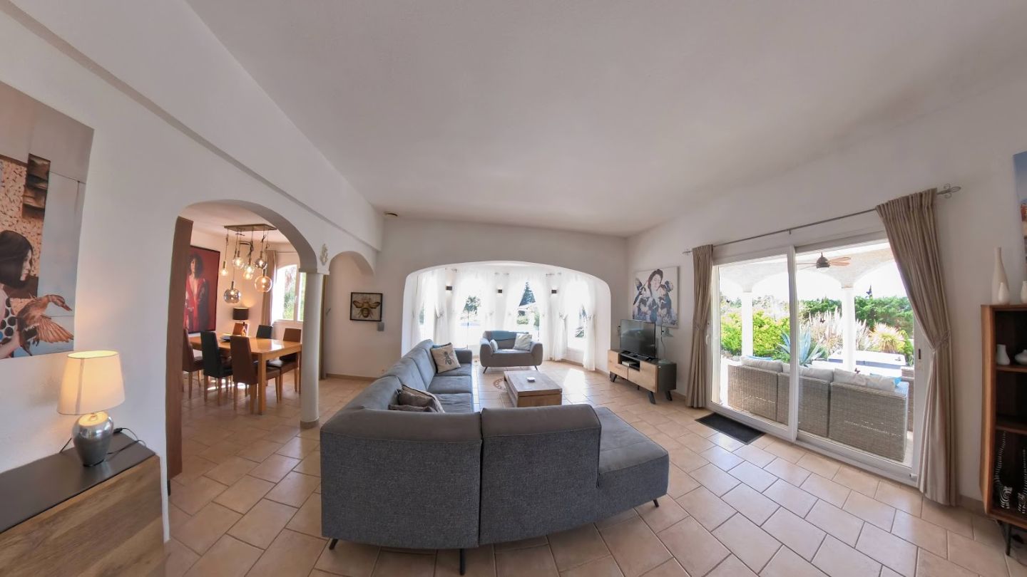 Villa Méditerranéenne Exclusive (100 m²) avec vue panoramique.