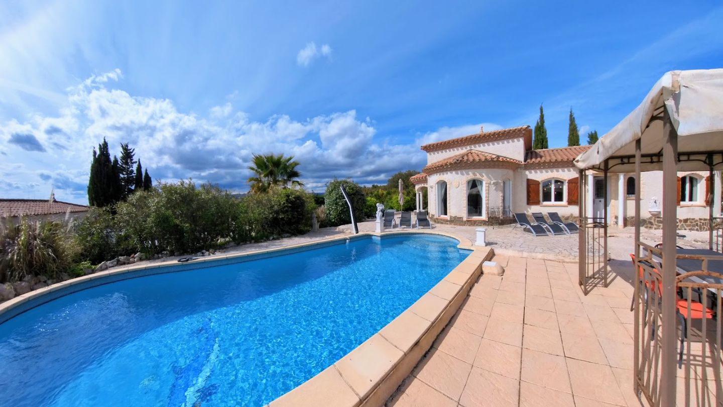 Villa Méditerranéenne Exclusive (100 m²) avec vue panoramique.