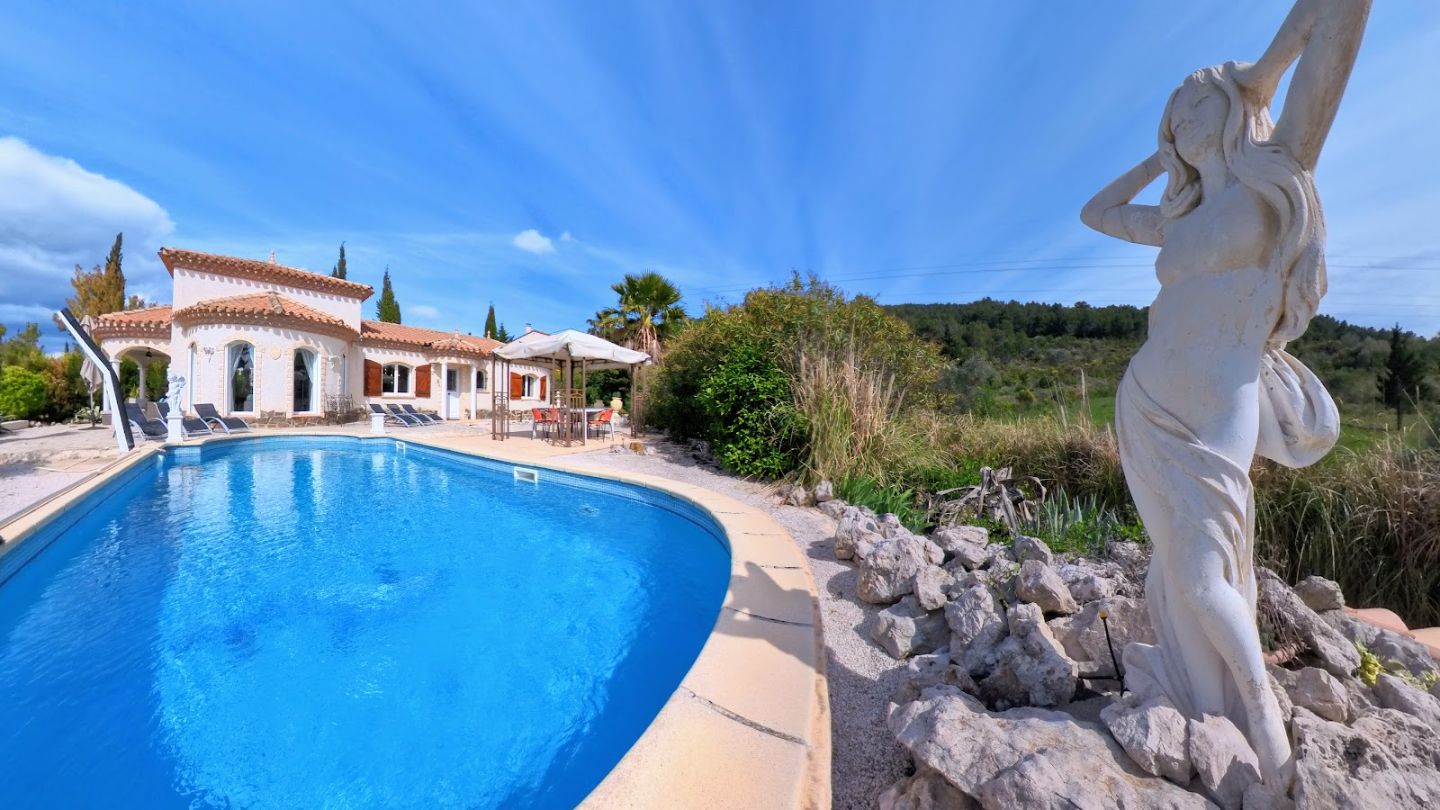 Villa Méditerranéenne Exclusive (100 m²) avec vue panoramique.