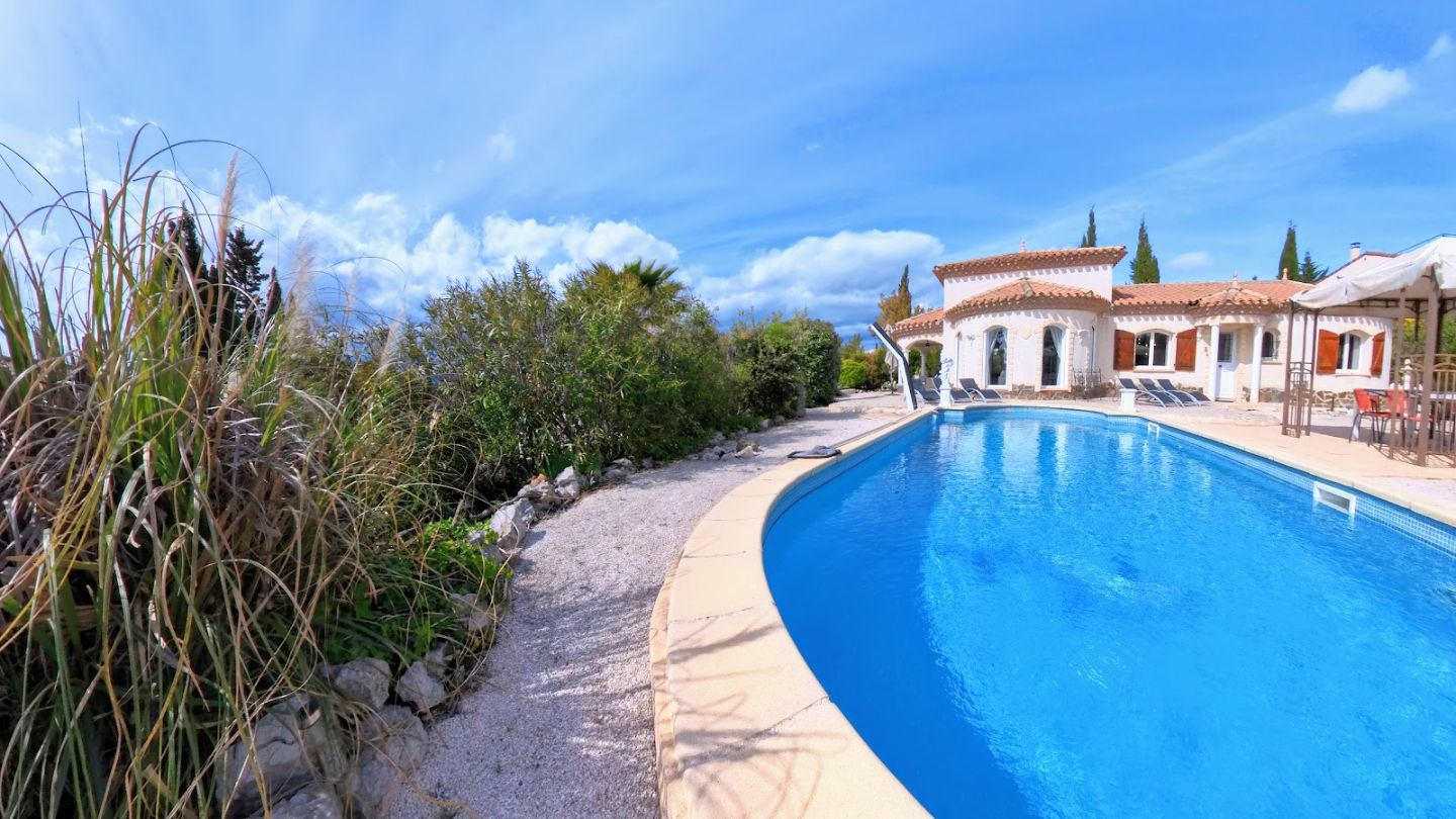 Villa Méditerranéenne Exclusive (100 m²) avec vue panoramique.