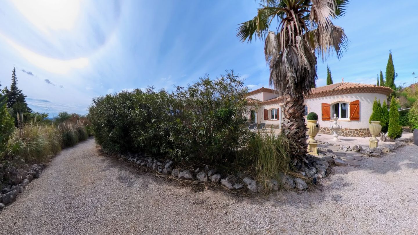Villa Méditerranéenne Exclusive (100 m²) avec vue panoramique.