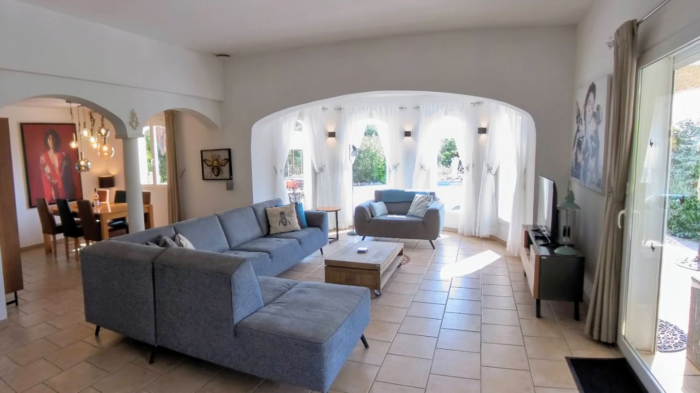 Villa Méditerranéenne Exclusive (100 m²) avec vue panoramique.