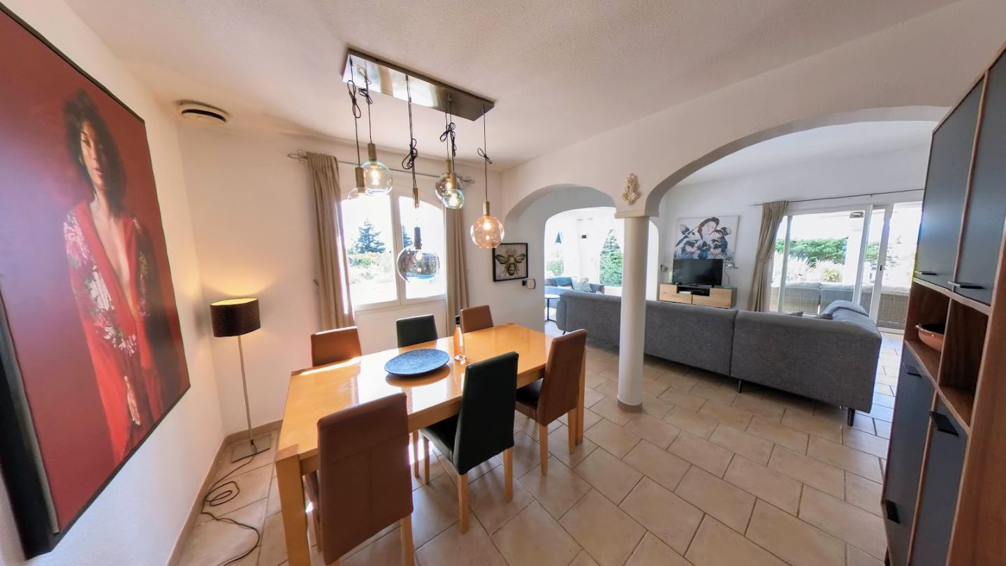 Villa Méditerranéenne Exclusive (100 m²) avec vue panoramique.