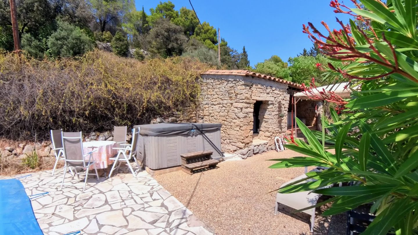 Maison de caractère à vendre  - 14 pièce(s) - 253m2 - Beaufort (34210)