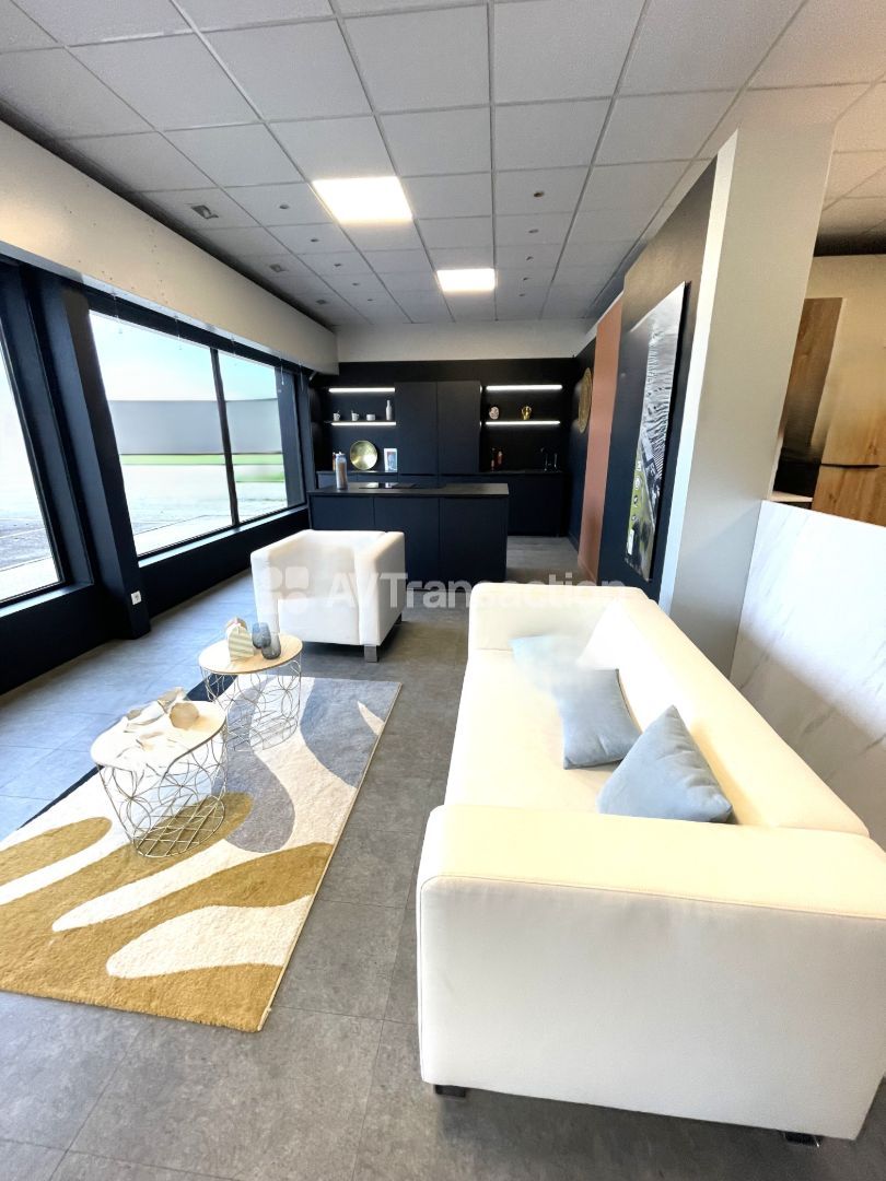 Local commercial à vendre  - 5 pièce(s) - 492m2 - Evreux (27000)