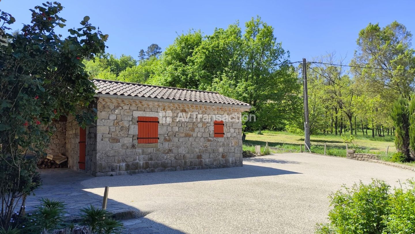 Maison en pierre à vendre  - 6 pièce(s) - 137m2 - Jaujac (07380)