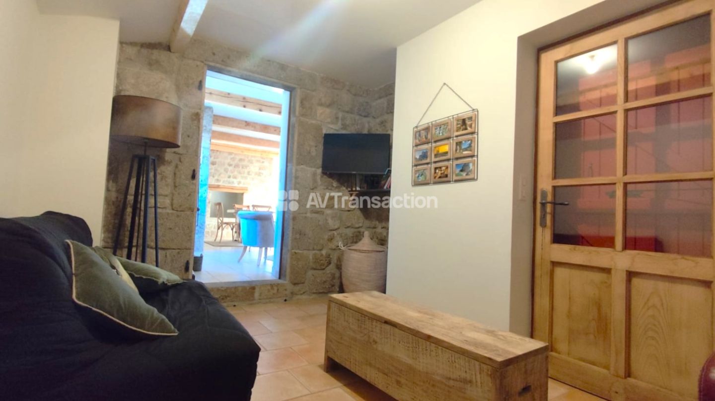 Maison en pierre à vendre  - 6 pièce(s) - 137m2 - Jaujac (07380)