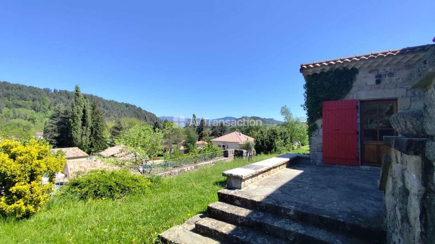 Maison en pierre à vendre  - 6 pièce(s) - 137m2 - Jaujac (07380)