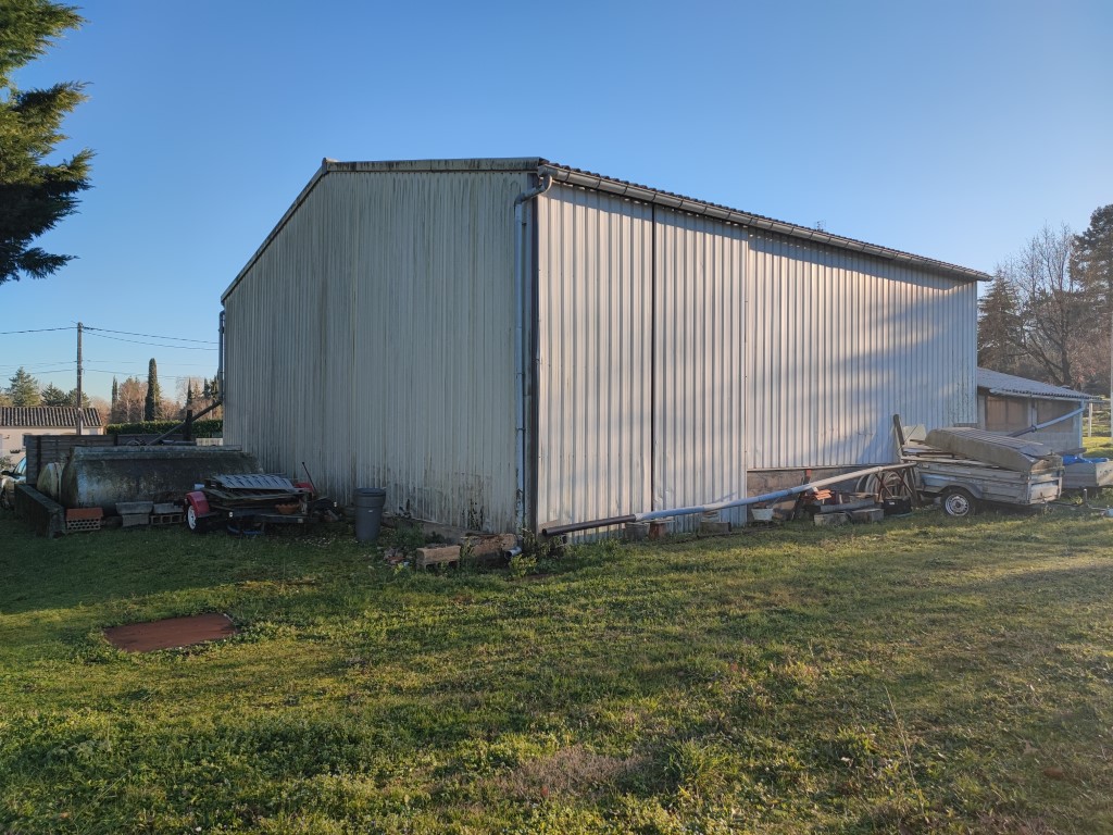 Bâtiment à vendre  - 165m2 - Pons (17800)