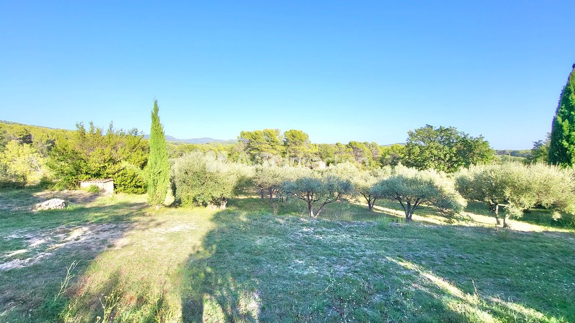 Maison à vendre  - 7 pièce(s) - 40000m2 - Flayosc (83780)