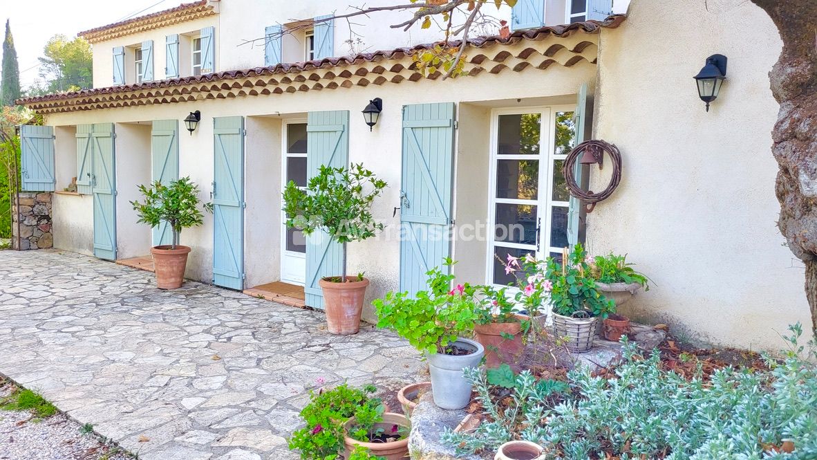 Maison à vendre  - 7 pièce(s) - 40000m2 - Flayosc (83780)